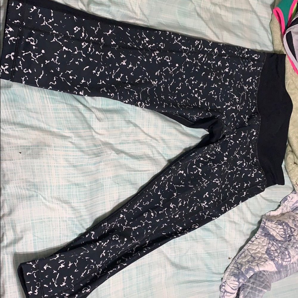 Size m under armor leggings